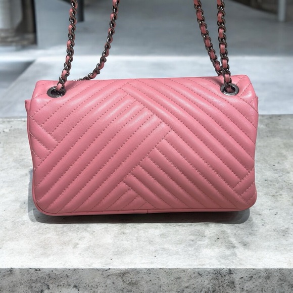 Pink CHANEL Chevron Crossing Flap Bag - Picture 3 of 12
